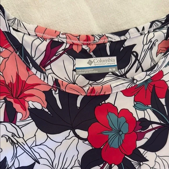 Columbia Women’s Board Shorts and Swim Shirt Floral Huron Set Medium - Picture 3 of 5